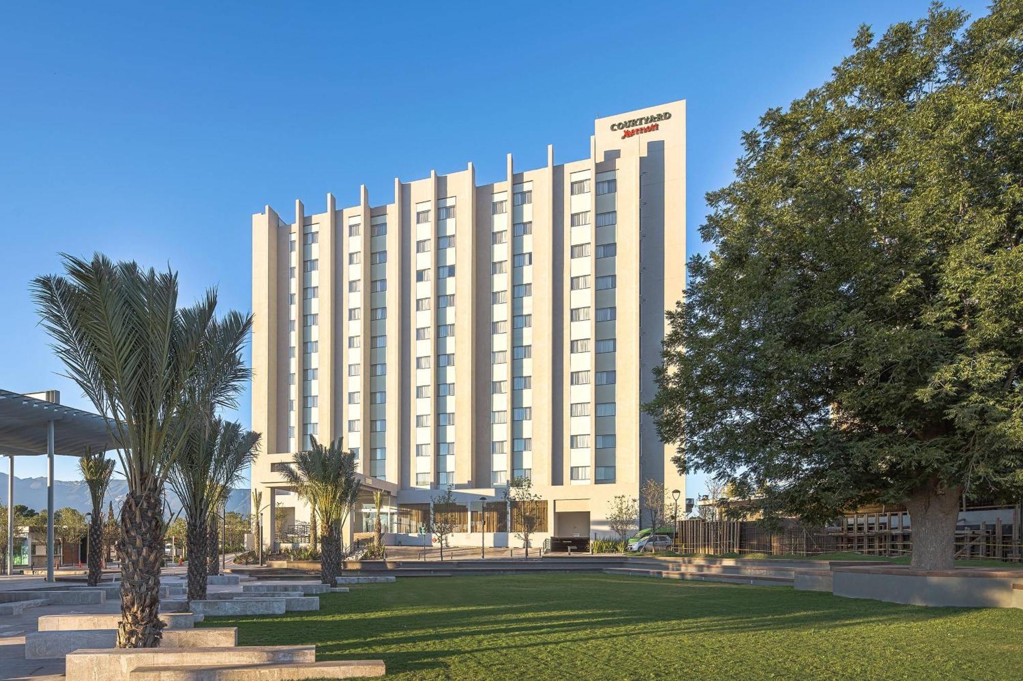 Courtyard By Marriott Сальтильо Экстерьер фото