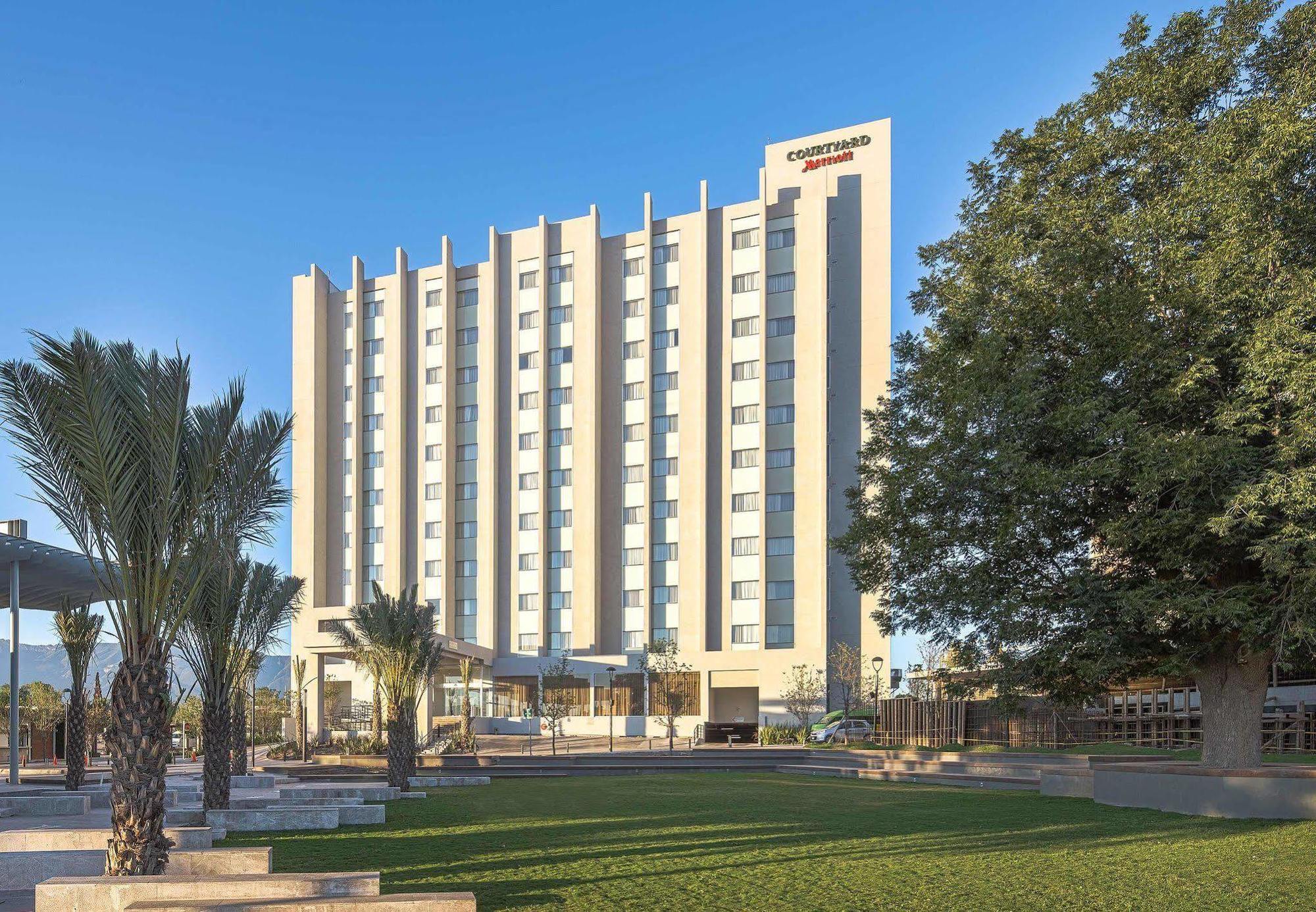 Courtyard By Marriott Сальтильо Экстерьер фото